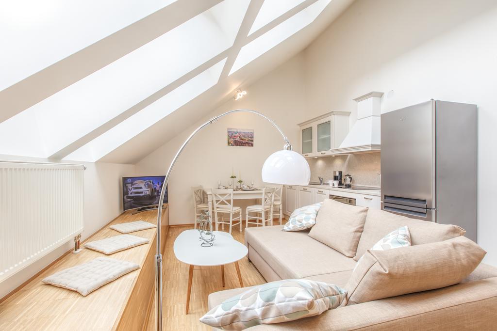 Modern Apartment Charvatova Prague Exterior photo