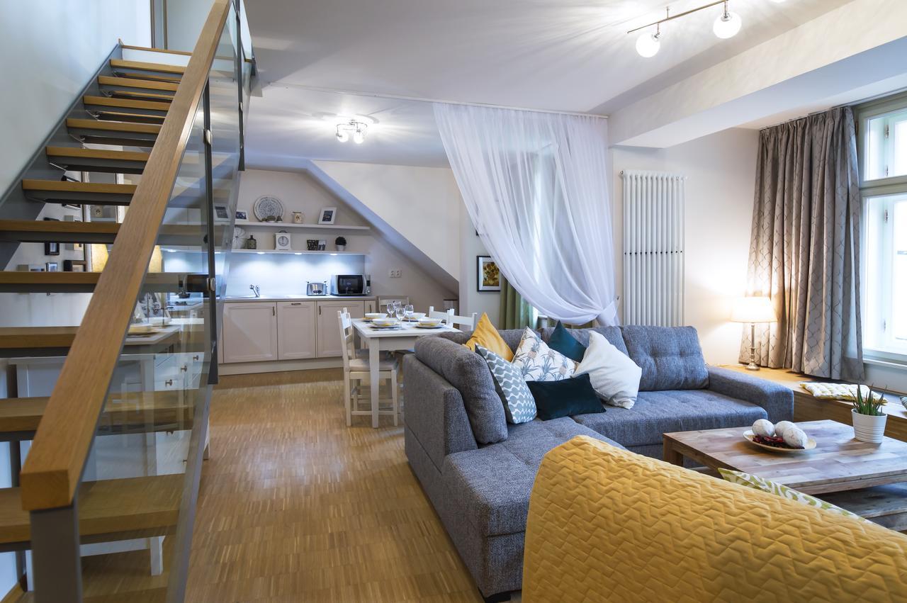 Modern Apartment Charvatova Prague Exterior photo