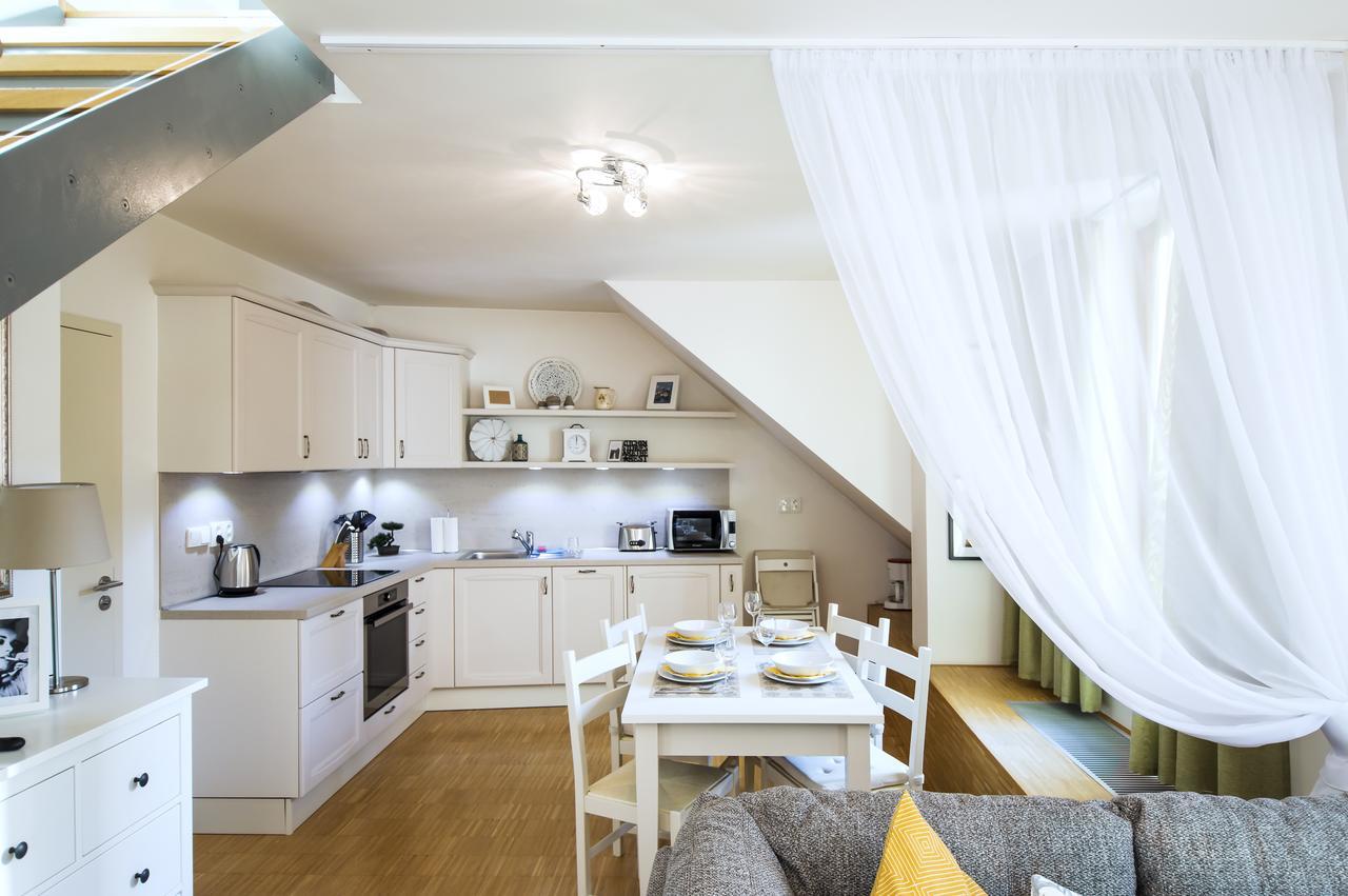 Modern Apartment Charvatova Prague Exterior photo