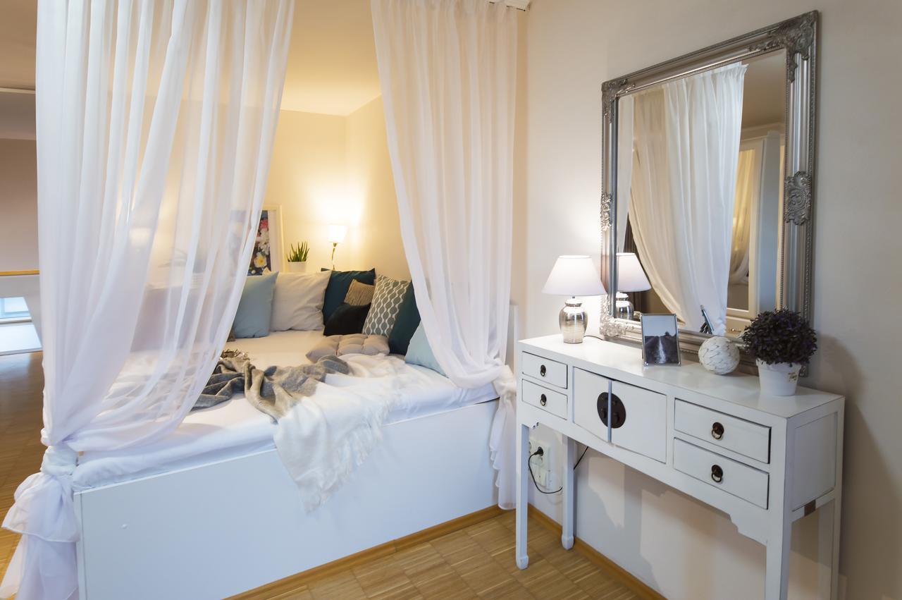 Modern Apartment Charvatova Prague Exterior photo
