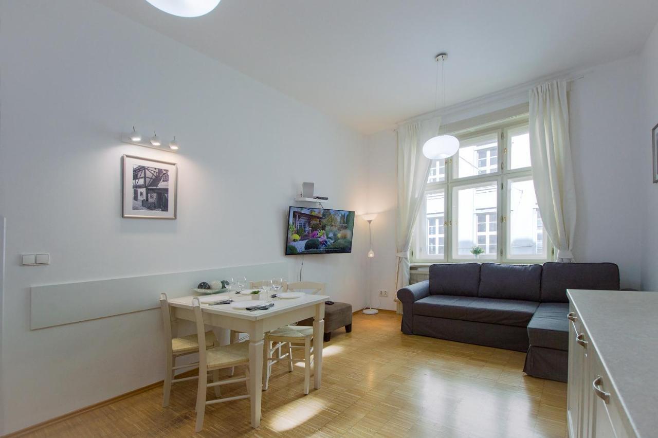 Modern Apartment Charvatova Prague Exterior photo