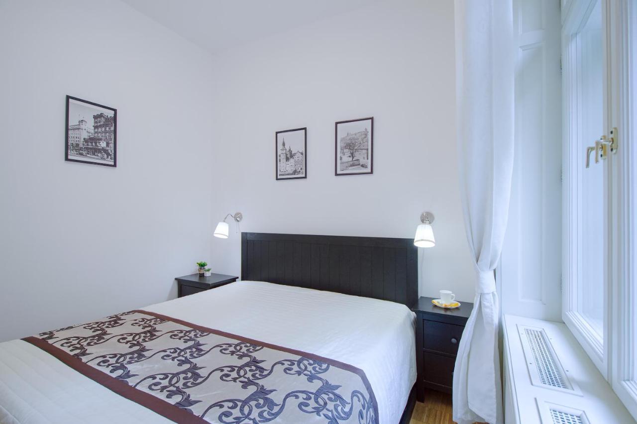 Modern Apartment Charvatova Prague Exterior photo