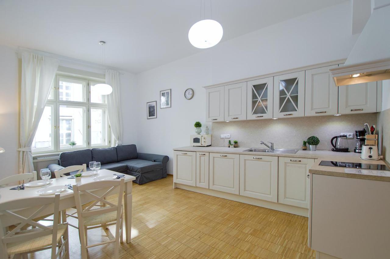 Modern Apartment Charvatova Prague Exterior photo