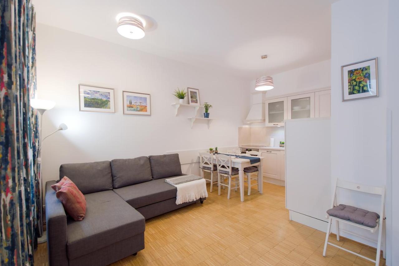 Modern Apartment Charvatova Prague Exterior photo